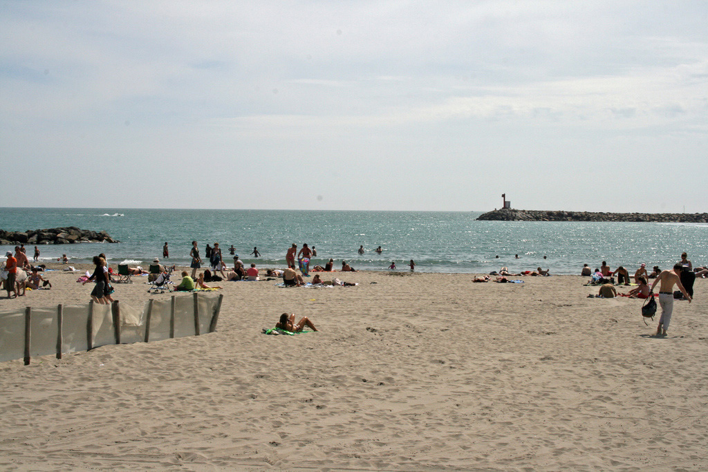 Пляж Caинтес-Мариес-де-ла-Мер во Франции, фото 5