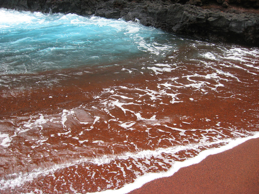 Пляж из красного песка в США, фото 10