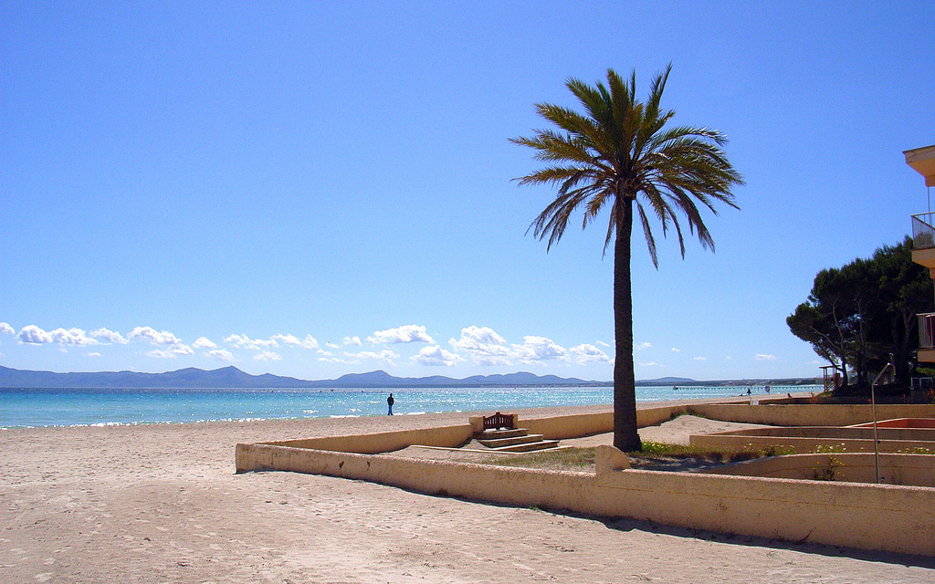Пляж Пуэрто де Алькудия в Испании, фото 6