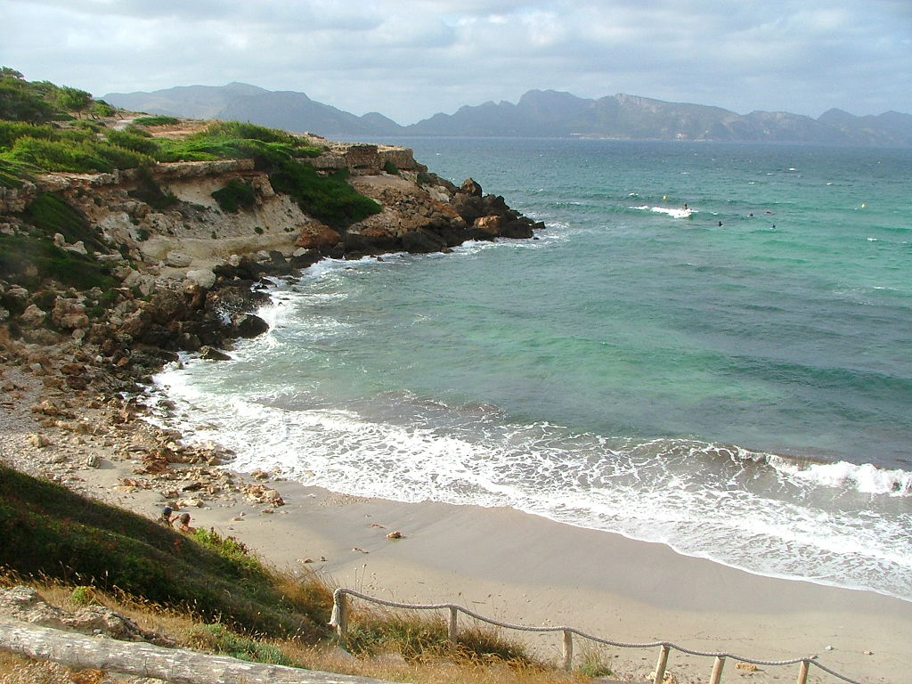 Пляж Пуэрто де Алькудия в Испании, фото 12