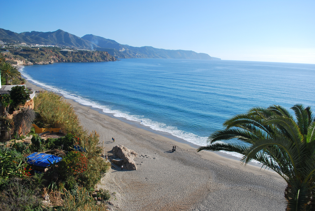 Пляж Нерха в Испании, фото 1