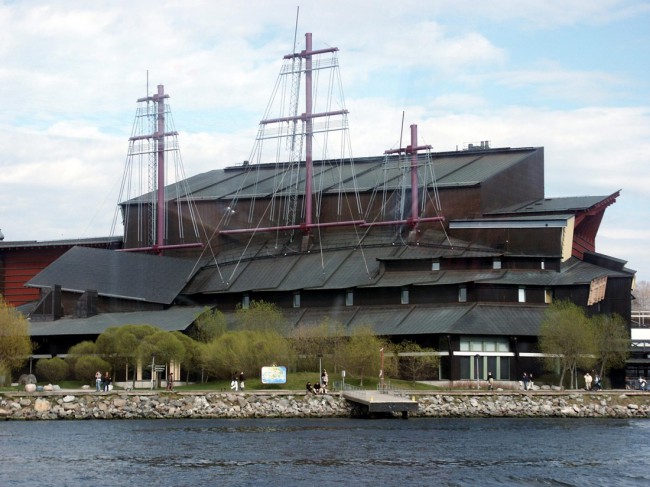 В Стокгольме, на острове Юргорден в 1990 году открылся музей Васа, специально построенный, чтобы рассказать современникам удивительную историю одноименного корабля-галеона, который является ценным художественным экспонатом и одной из самых важных достопримечательностей Швеции.