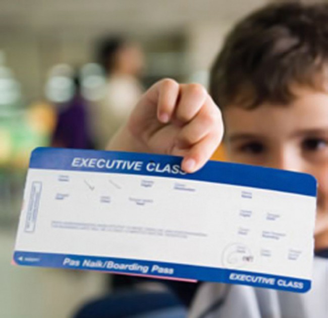 Для перелета у ребенка должен быть авиабилет и пакет документов