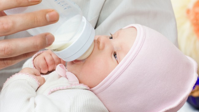 Больше одного литра можно перевозить детское питание, например молочную смесь. Ведь грудные дети питаются каждые 2-3 часа