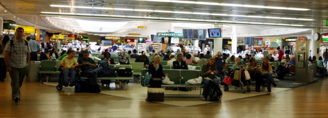 Пассажиры могут скоротать время до вылета в уютном зале ожидания