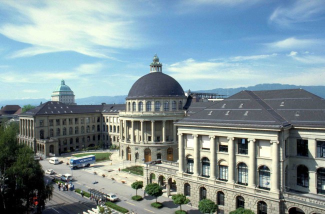 Цюрихский университет – это самый крупный университет в Швейцарии, там обучается более24 тыс. студентов 