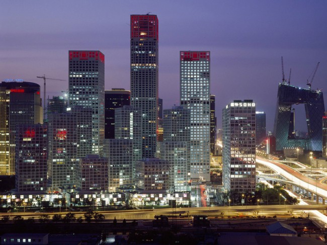 Ведь Китай богатая страна. Убедиться в этом можно, взглянув на город Пекин.