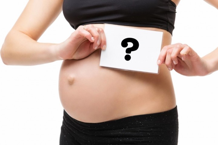 Беременная женщина порой не знает, можно ли ей летать на самолёте. Ваш гинеколог поможет вам в этом. 