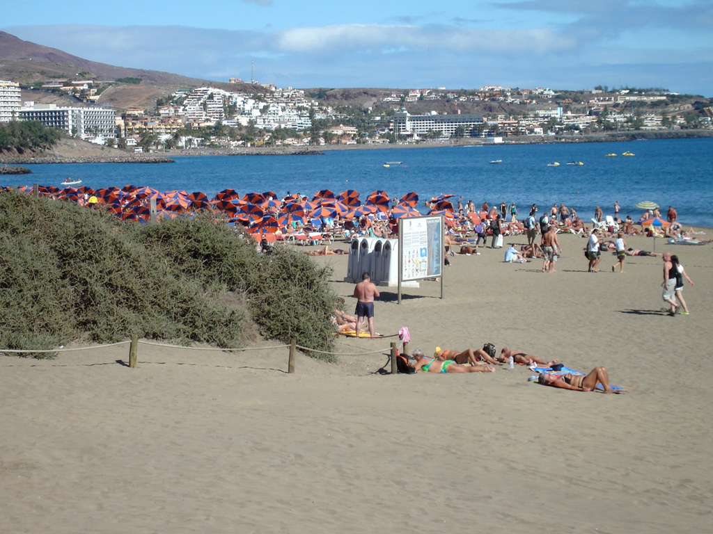 Пляж Плайя-дель-Инглес в Испании, фото 1