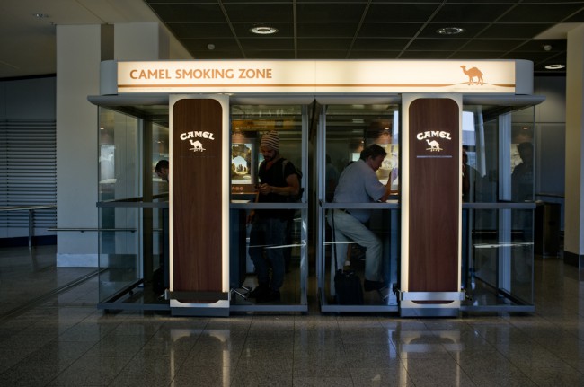 Зона для курения в аэропорте Франкфурта.
