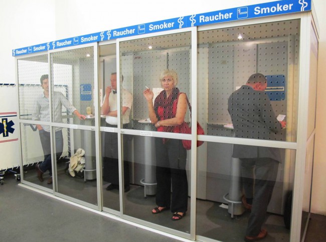 Согласно предложениям компаний-производителей курительных кабин, расходы на размещение даже 1 небольшой курительной кабины на 7-12 человек обойдется в сумму около 400 тыс. рублей
