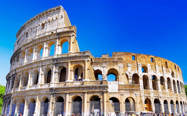 Колизей является визитной карточкой Италии