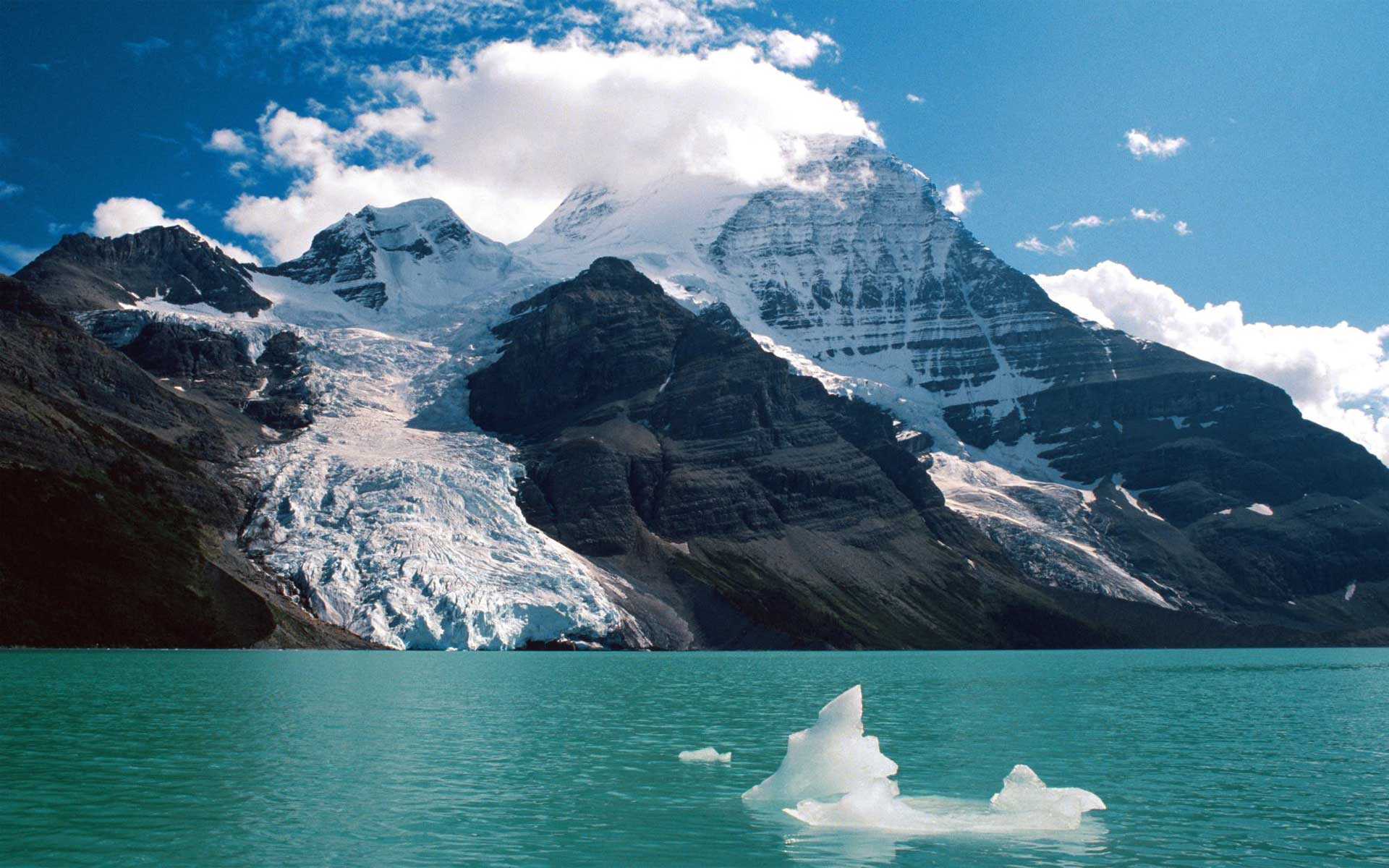 В горах станут воды. Гора Робсон, Канада. Канадские скалистые горы Робсон. Ледники Робсон. Горы Рокис Канада.