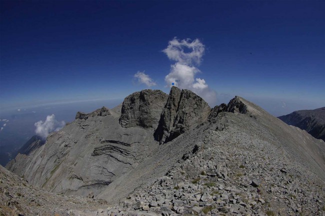 Три самые высокие вершины Олимпа называются Митикас, Сколио и Стефани.