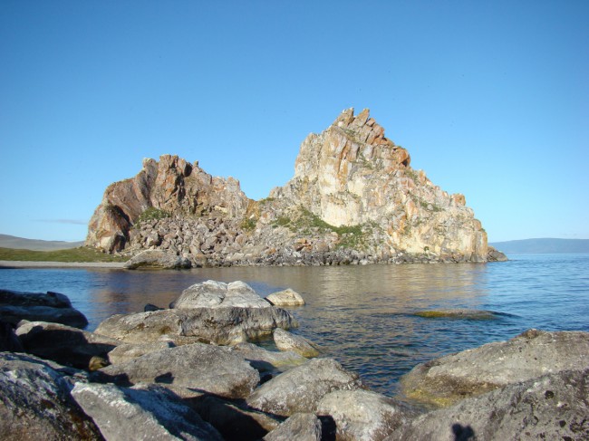 Шаман-скала на острове Ольхон (Байкал)