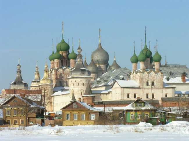 Кремль строили в XVII веке как Ростовскую митрополию, то есть, резиденцию для митрополита Ионы.