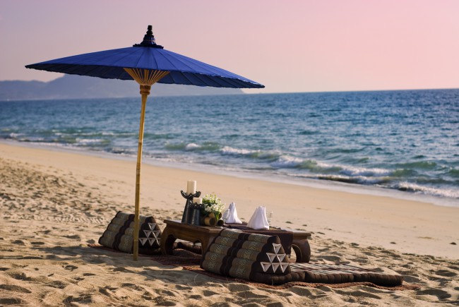 Как приятно провести романтический вечер, да еще если ресторан находится на берегу пляжа