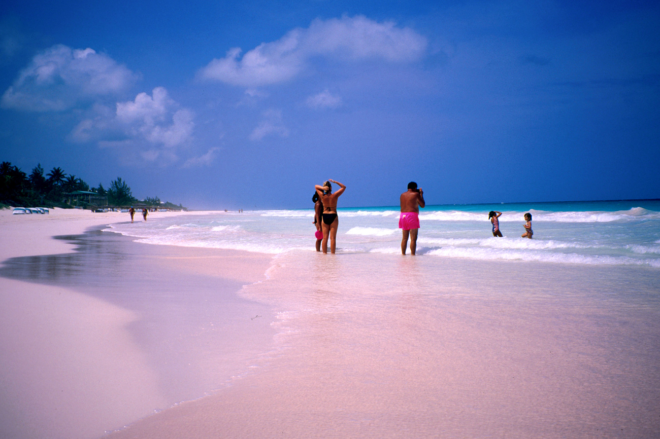 Розовый пляж Пинк Сэнд Бич, Багамские острова