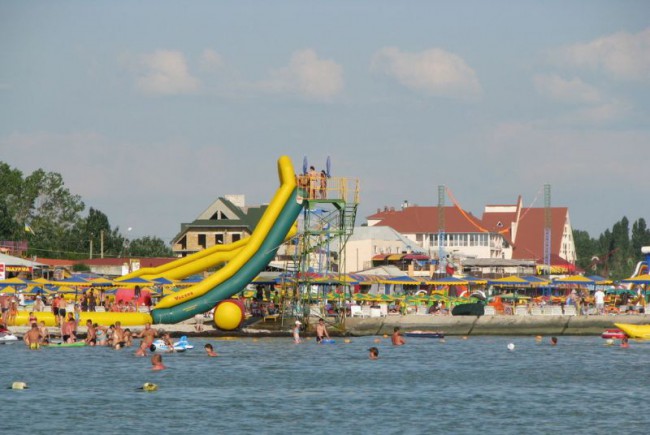 Железный порт – небольшой курортный поселок в Херсонской области на берегу Черного моря.