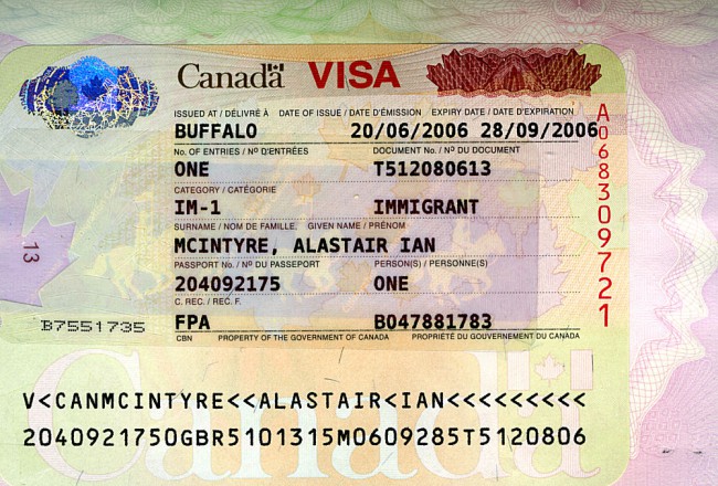 Вот так выглядит долгожданная виза в Канаду