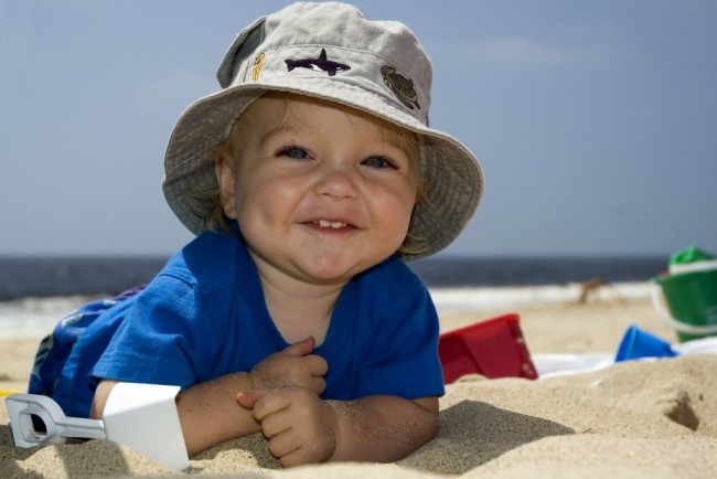 пляж – огромная песочница, малышей приводит в восторг