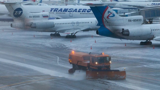 Самолеты Трансаэро во всей красе, ожидают своих пассажиров