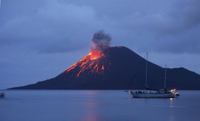Кратер Килауэа вулкана считается самым большим в мире