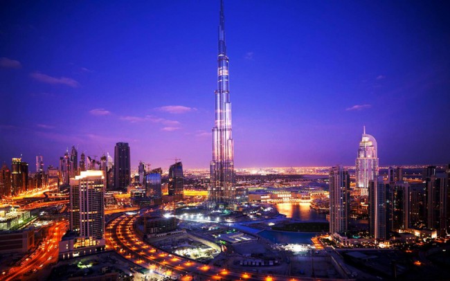 Красивый арабский город Дубаи.