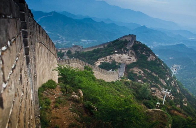 Длина великой китайской стены 8000 км