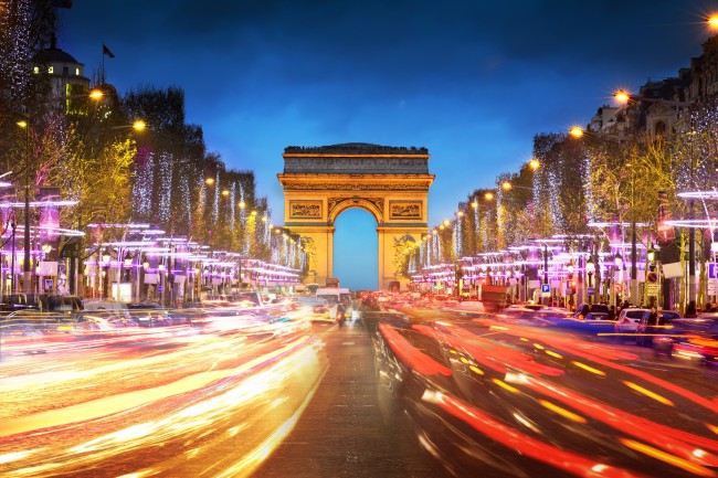 Путь к Диснейленду по вечернему Парижу покажется нечто невероятным