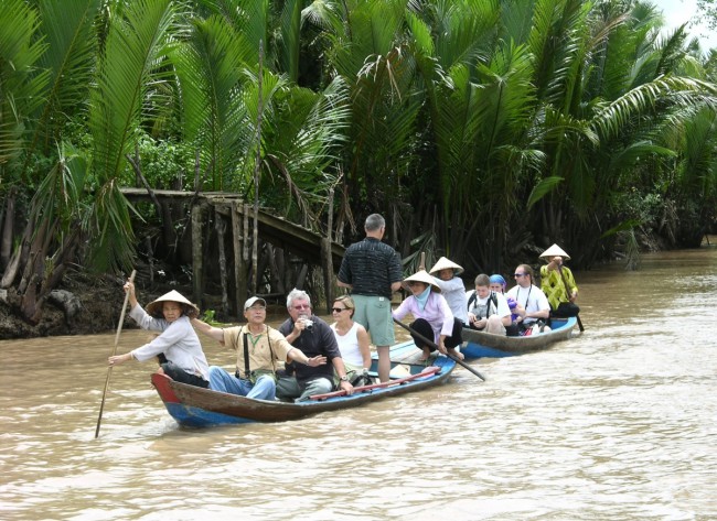 Туристическая экскурсия по реке Меконг