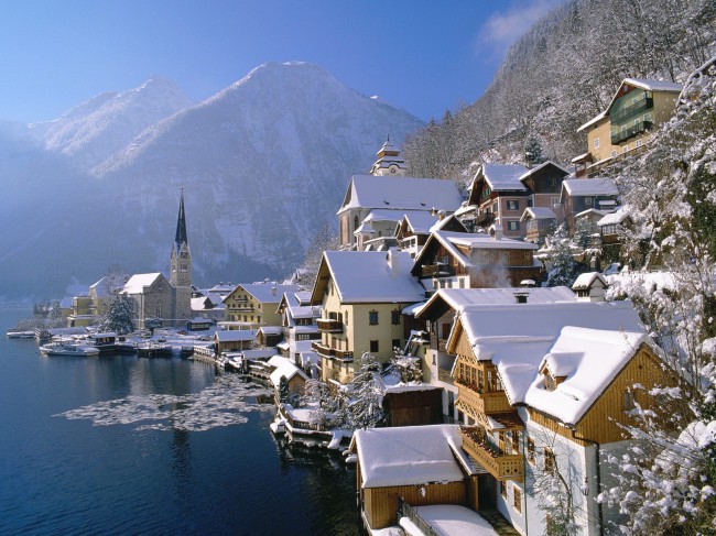 Австрия - одна из самых ярких стран Европы. Это поистине маленькая жемчужина: горнолыжные и бальнеологические курорты, отдых на озерах, достопримечательности городов Австрии, живописные деревушки на тирольских склонах - все это привлекает в страну туристов со всего мира
