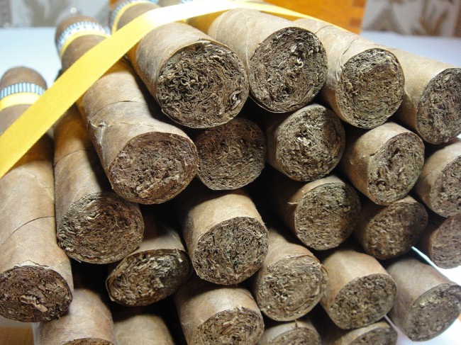 Сигары, преимущественно кубинские