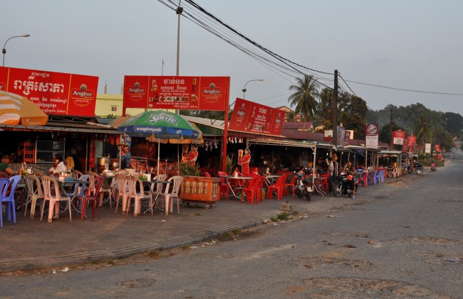 Самые дешевые кхмерские уличные кафе, антисанитария