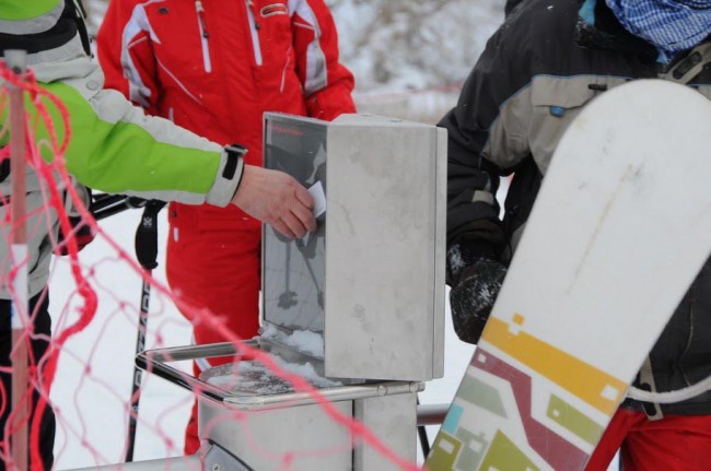 Использование ски-пасса на турникете подъёмника