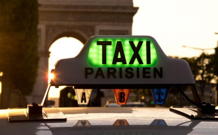 Выбирайте официальное такси, чтобы не нарваться на мошенников